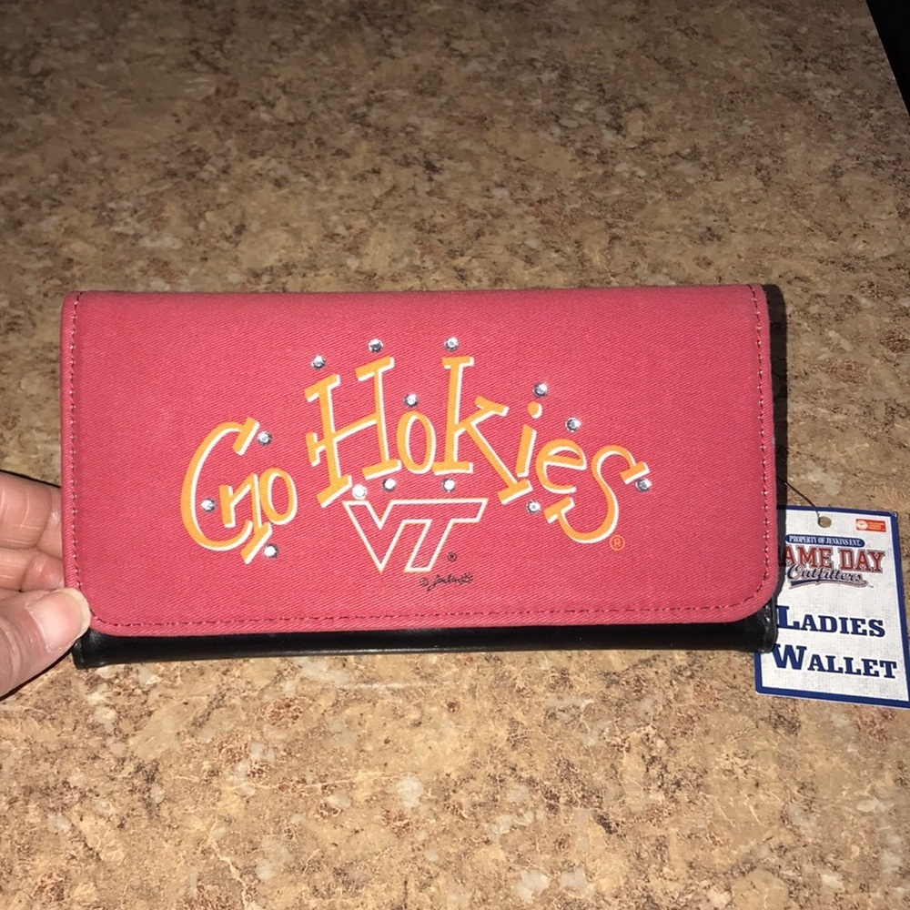 NWT Women’s VT Wallet